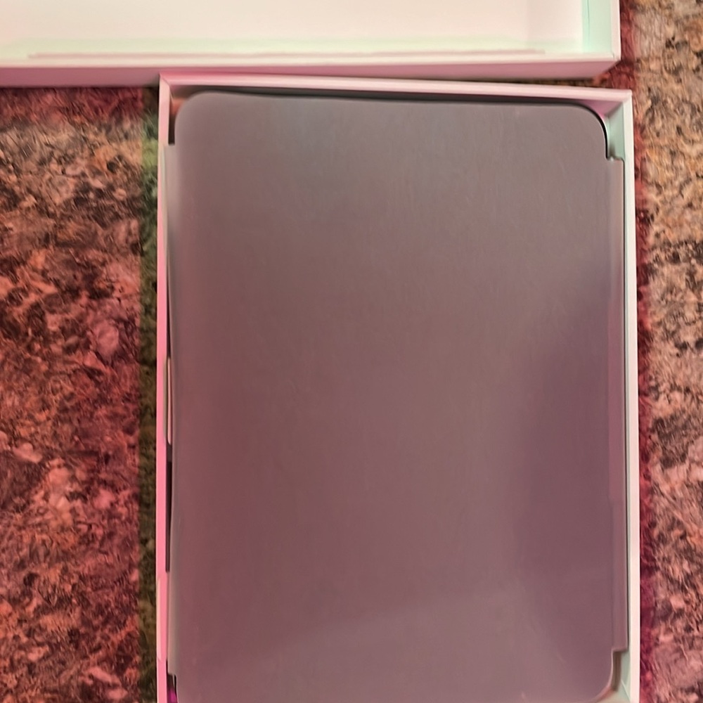 BNIB- Apple iPad Magic Keyboard - Picture 2 of 4